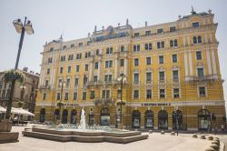 Uno scorcio del centro pedonale di Rijeka, Croazia - L'impronta che caratterizza Fiume è decisamente di stile mitteleuropeo nonostante la città sia diventata un'affollata ...