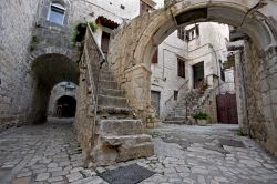 Centro storico Trogir (Trau), la città della Croazia conosciuta come la Venezia della Dalmazia - © Dan Tautan / Shutterstock.com