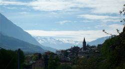 Chambave, panorama del paese situato nella valle centrale della Dora Baltea (Valle d'Aosta) - © Madpack - CC BY-SA 3.0 - Wikipedia