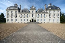 Chateau Cheverny, siamo nella Valle della Loira in Francia - © pedrosala / Shutterstock.com