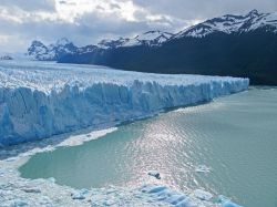 Il grande Ghiacciaio Perito Moreno a El Calafate in Argentina - © Julian de Dios / Shutterstock.com