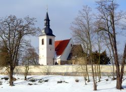 La chiesa di San Giorgio a Pilsen, in Boemia, durante l'inverno - © Kletr / Shutterstock.com