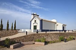 La Chiesa di Sant'Antonio, Castro Marim. Fatto costruire attorno al 1640, questo edificio religioso è fra i più importanti del Portogallo. In origine era una costruzione barocca ...