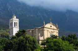 La Chiesa di Santo Stefano, Malcesine - Costruito dove anticamente sorgeva un tempio pagano, l'edificio religioso dedicato a Santo Stefano fu restaurato all'epoca dell'impero romano. ...