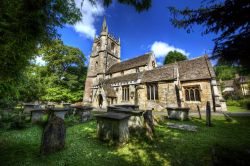 La chiesa di St Andrew a Castle Combe, Inghilterra - Citata per la prima volta in un documento del 1291, la chiesa dedicata a St Andrew è stata rimaneggiata in diverse occasioni ad iniziare ...