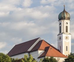 La chiesa di St. Anna a Schongau, il borgo della Strada Romantica nel sud della Germania - © JGPhoto76 / Shutterstock.com
