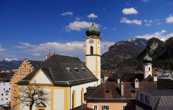 Una chiesa del centro di Kufstein Austria - © Zsolt Biczo / Shutterstock.com