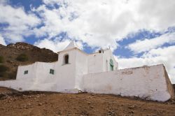 Un chiesa bianca sull'isola di Boa Vista a Capo Verde (Africa) - © Sabino Parente / Shutterstock.com
