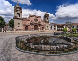 La cattedrale di Ayacucho, Perù - L'arcidiocesi della città ospita la cattedrale di Santa Maria delle Nevi, edificio religioso di fede cattolica eretto nel 1609. Restaurato ...