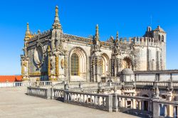 Chiesa dei Templari a Tomar: ci troviamo all'interno del Convento di Cristo in Portogallo - © topora / Shutterstock.com