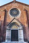 La chiesa di San Francesco, un edificio romanico-gotico a Mantova, in Lombardia - © Claudio Giovanni Colombo / Shutterstock.com