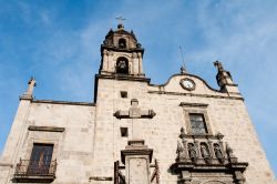 Chiesa di San Giovanni: la chiesa di San Juan de Dios spicca per la sua semplicità; la sua costruzione è iniziata nel 1726 nel lugo dove si trovava l'antico ospitale di Guadalajara. 
L'interno ...