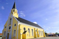 Chiesa di Santa Ana, si trova nella parte nord dell'isola di Aurba - © meunierd / Shutterstock.com