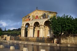 La Chiesa di Tutte le Nazioni si trova sul Monte degli Ulivi a Gerusalemme, in quello che tradizionalmente viene riconosciuto come il Getsemani. Il nome si riferisce ai numerosi paesi che contribuirono ...