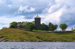 Chiesa nei dintorni di Haugesund, Norvegia - Semplice e sobria con le sue linee essenziali, questa chiesa poco fuori la città di Haugesund è circondata da un incantevole paesaggio ...