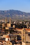 Una veduta di Nicosia (Cipro) dall'alto, con le guglie ben visibili della Moschea di Selimiye, ex Cattedrale di Santa Sofia - © Andriy Markov  / Shutterstock.com