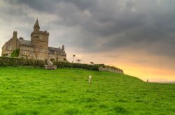 Il Classiebawn Castle si trova a Mullaghmore Head nei pressi di Sligo (Irlanda) - © Patryk Kosmider / Shutterstock.com