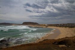 Il clima di Capo Verde prevede piogge estive in arrivo a Boa Vista. La stagione migliore per visitare Capoverde è l'inverno e la primavera, quando la zona di convergenza intertropicale ...