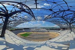 Lo stadio di Cluj Napoca, Romania - Ha una struttura piuttosto futuristica l'imponente stadio da calcio costruito nella città di Cluj Napoca nel 2009 e inaugurato ufficialmente due ...