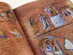 Il Codex Purpureus Rossanensis esposto al Museo Diocesano di Rossano Calabro - © Michele Abastante - CC BY-SA 4.0 -Wikipedia