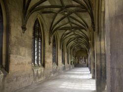 Interno del Trinity College di Cambridge, Inghilterra - "Virtus Vera Nobilitas" ovvero la virtù è la vera nobiltà. E' il motto del Trinity College di Cambridge, ...