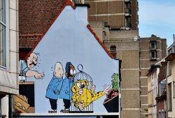 Comic Strip Walk a Bruxelles, uno dei murales a tema strice cartoons - © josefkubes / Shutterstock.com 