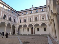 Cortile interno della Galleria Nazionale delle Marche, Urbino