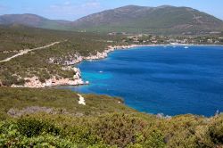 La costa della Sardegna nord-occidentale, nei pressi di Alghero (SS), viene chiamata Riviera del Corallo per la grande quantità di corallo rosso che sin dai tempi dell'antica Roma ...