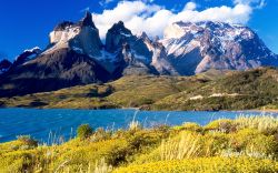 Cuernos del Paine, le magiche cime del Parque Nacional del Torres del Paine, viste dalle sponde del Lago Pehoe in Cile - Cortesia Foto Miguel Vieira, Wikipedia - © Birute Vijeikien ...