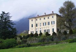 Il Castello dei Conti Canalis a Cumiana in frazione Costa. E' anche chiamato semplicemente come i lCastello della Costa - © wikipedia