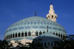 la grande cupola della Moschea Re Abdullah, che si trova dentro Amman, la capitale della Giordania - © Rossillicon Photos / Shutterstock.com