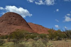 Una cupola di arenaria a Kata Tjuta: i Monti Olgas hanno 600 milioni di anni e sono montagne considerate sacre dagli aborigeni d' Australia