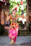 Danzatrice balinese si esibisce a a Batubulan Bali (Indonesia) - © magicinfoto / Shutterstock.com 