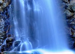 Dettaglio di una delle tre Cascate del Ruitor: siamo a La Thuile lungo la valle della Dora di Verney, nelle Alpi Occidentali