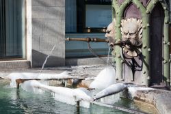 Dettagliodi una fontana a Sciaffusa, in Svizzera - © Yu Lan / Shutterstock.com