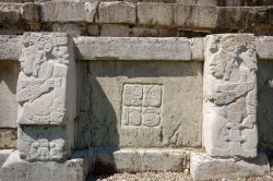 Un dettaglio del sito archeologico Maya di Palenque (Chiapas, Messico). Dichiarato Patrimonio dell'Umanità dall'UNESCO nel 1987, il sito è più piccolo di Tikal e ...