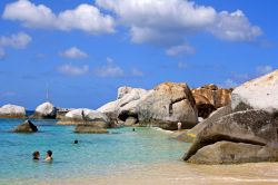 Devil's Bay - Una delle spiaggie più famose di Virgin Gorda. La spiaggia si trova all’interno del Parco Nazionale di The Baths e corrisponde con il punto di arrivo del ...