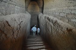 Discesa in una delle tombe della Necropoli El Kurru Karima Sudan