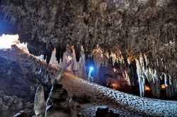 Discesa nella sabbia, l' ingresso della Djara Cave in  Egitto - In collaborazione con I Viaggi di Maurizio Levi