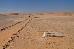 Djara Cave: Ingresso della grotta in Egitto - In collaborazione con I Viaggi di Maurizio Levi