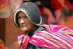 Donna al mercato Bolivia -  Foto di Giulio Badini i Viaggi di Maurizio Levi 
