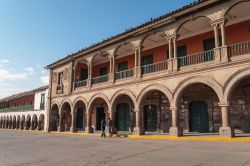 Palazzi nel centro di Ayacucho, Perù - Città andina fra le più interessanti dopo Cuzco, Ayacucho ha una piacevole atmosfera coloniale che si respira soprattutto nel suo ...