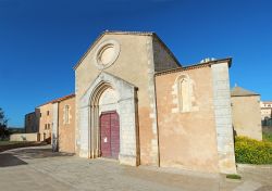 La Chiesa di San Domenico (Eglise de Saint Dominique) a Bonifacio, nella Corsica meridionale, risale al XIII secolo, quando faceva parte di un convento domenicano ormai scomparso. Classificata ...