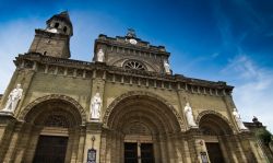 La facciata della Cattedrale di Manila, nel distretto di Intramuros - © Krajomfire / Shutterstock.com