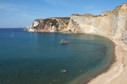 Falesia e spiaggia Isola di Ponza Lazio italia ...