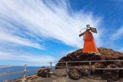 Il faro sull'isola Bartolomé, una delle 13 dell'arcipelago delle Galapagos. Il suo nome deriva dal luogotenente della marina inlgese, David Bartholomew. Ha una superficie di 1,2 ...