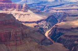 Fiume Colorado da Pima point: siamo nel Grand Canyon dell'Arizona una delle icone del turismo negli USA - © Arlene Treiber / Shutterstock.com