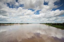 L'incedere solenne del fiume Mekong nei pressi di Nong Khai, in Thailandia - © Muellek Josef / Shutterstock.com