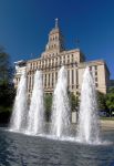 Fontana di fronte al Canada Life Building Ontario, in centro a Toronto (Canda) - © ValeStock / Shutterstock.com 