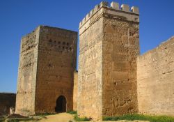 La Fortaleza mozrabe di Alcala de Guadaira in Spagna - © "Fortaleza mozárabe Alcalá de Guadaíra" by Rafax - Opera propria. Con licenza tramite Wikimedia ...